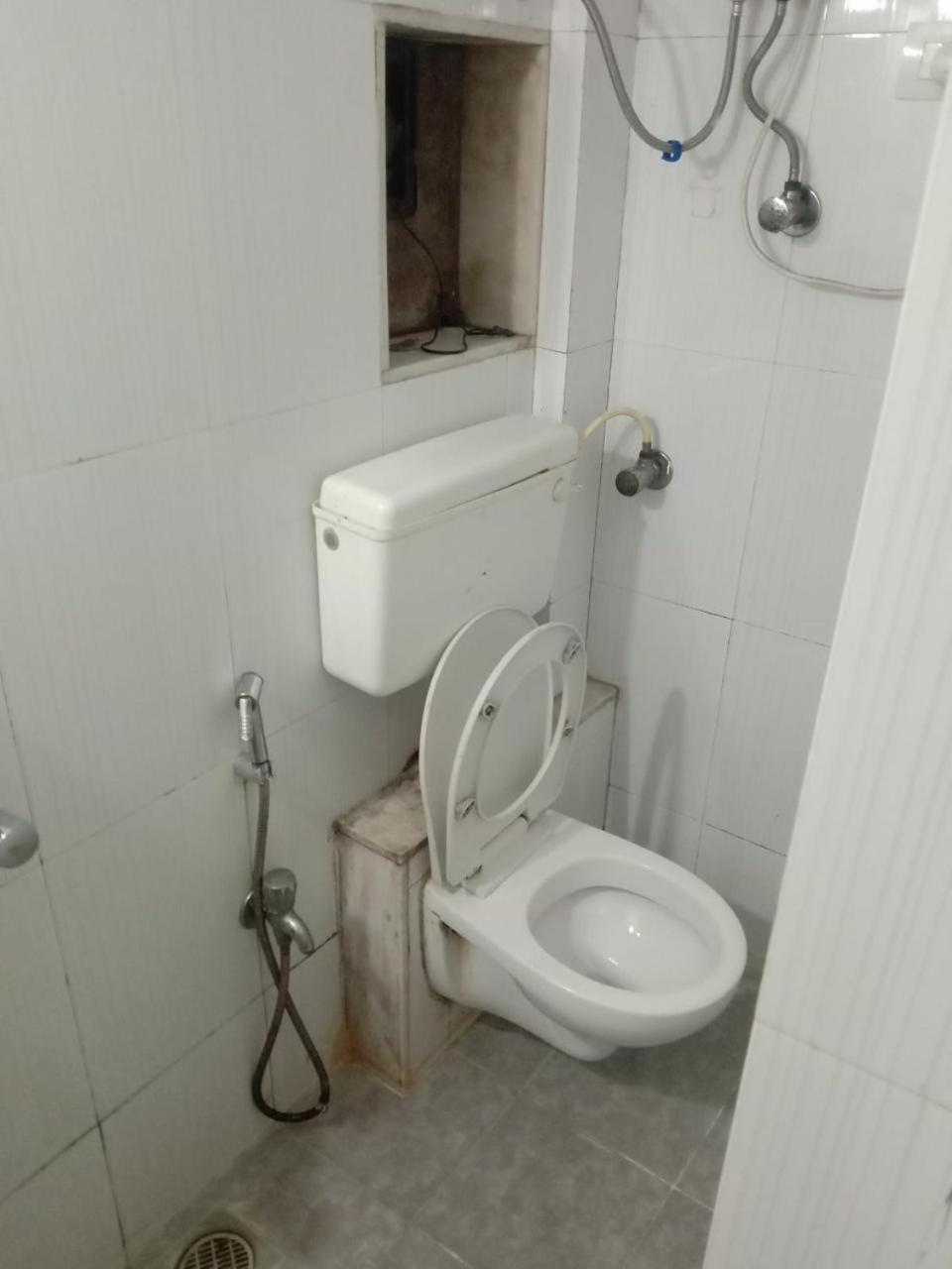 Srujan Sarai Service Apartment Мумбаи Экстерьер фото